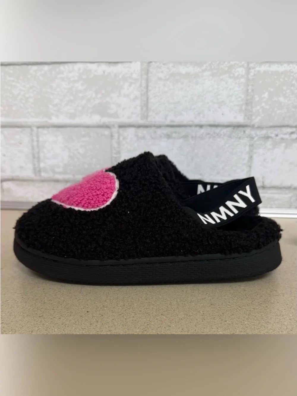 Nicole Miller Girls Slippers Size 9/10 Black Teddy Sherpa Pink Heart Slingback